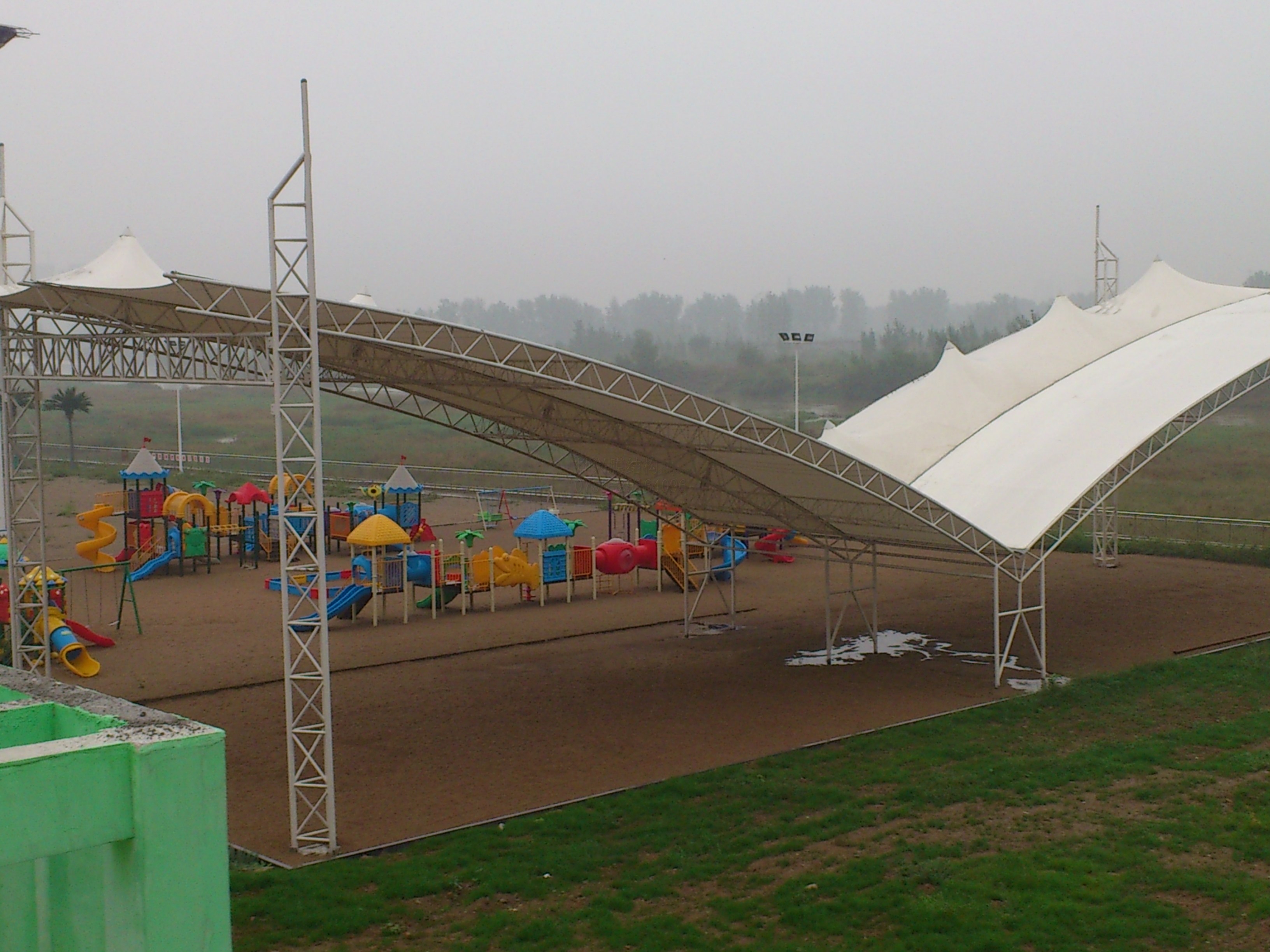 膜結(jié)構(gòu)頂棚——深圳市燁興膜結(jié)構(gòu)工程有限公司 1322452070.jpg