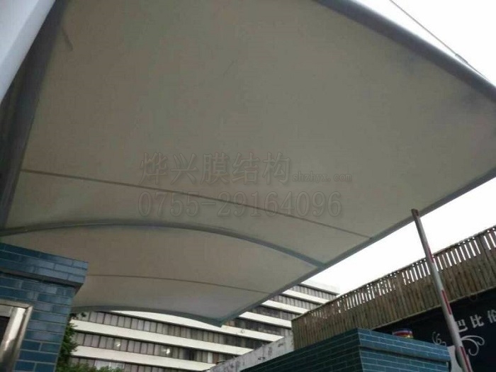 膜結(jié)構(gòu)出入口崗?fù)び昱?深圳市燁興膜結(jié)構(gòu)工程有限公司 膜結(jié)構(gòu)出入口崗?fù)び昱?jpg