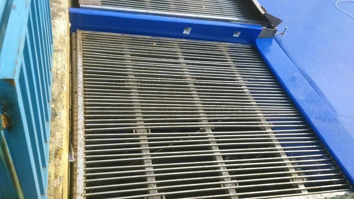 橫店膜結(jié)構(gòu)沖浪池安裝-深圳市燁興膜結(jié)構(gòu)工程有限公司 橫店膜結(jié)構(gòu)沖浪池安裝.jpg