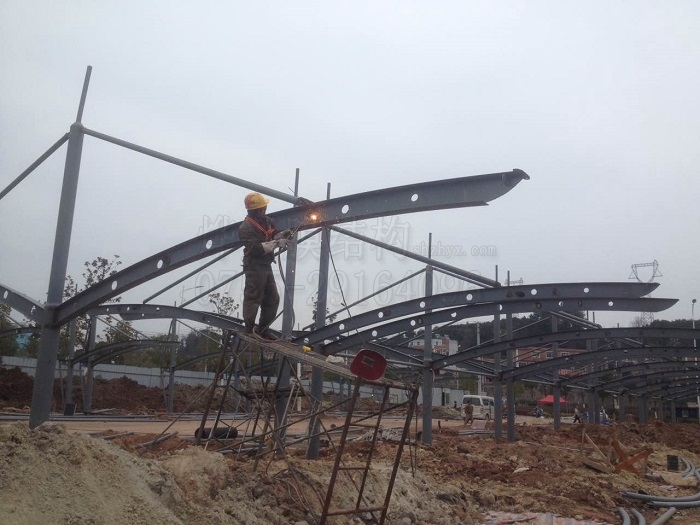 膜結(jié)構(gòu)車(chē)棚安裝-深圳市燁興膜結(jié)構(gòu)工程有限公司 膜結(jié)構(gòu)車(chē)棚安裝.jpg